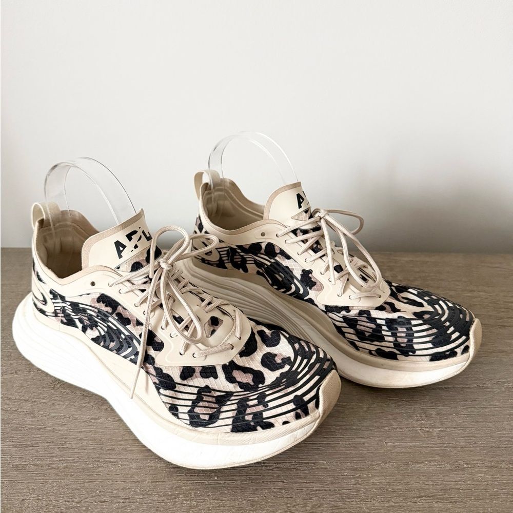 APL Women’s Streamline Sneaker in Parchment/ Black/ Leopard Size 8.5